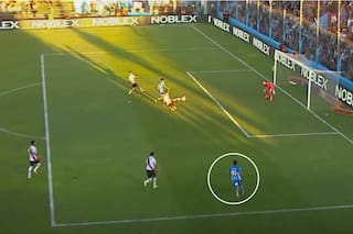 Polémica por el arbitraje en el partido de River: un penal no cobrado, un gol anulado y tanto para el conjunto millonario