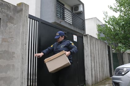 Policía Federal allanando la casa de Facundo Albini, calle 28 al 3700, entre 495 y 496, Gonnet