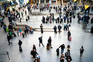 Policía fuera de servicio dispara y hiere a un hombre en la Penn Station de Nueva York