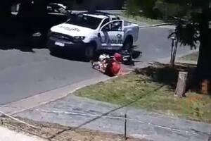 Dos policías atropellaron a un joven “para identificarlo”
