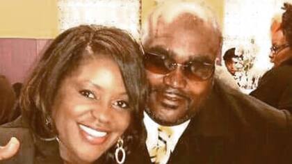 Policías de EE.UU. matan a un negro desarmado y hay protestas