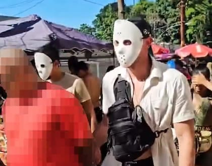 Policías disfrazados para operativos en Carnaval. Fuente: X