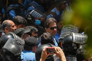 Liberan al ex primer ministro de Pakistán tres días después de arrestarlo por corrupción