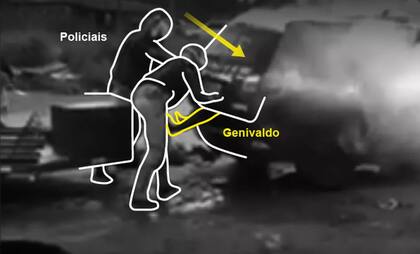 Policías sujetaron la tapa de la cajuela del auto con Genivaldo de Jesús Santos adentro