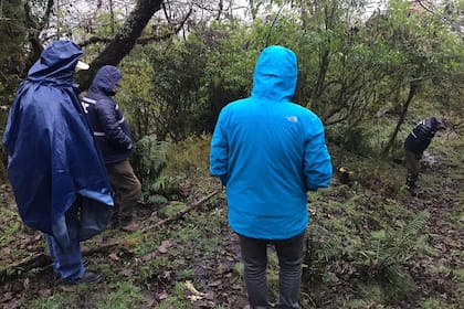 Los peritos encontraron el cuerpo de Luis Espinoza en una zona de monte ubicada en territorio catamarqueño
