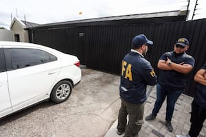 La policía vigila la lujosa quinta de Pilar que se le adjudica a las autoridades de la AFA