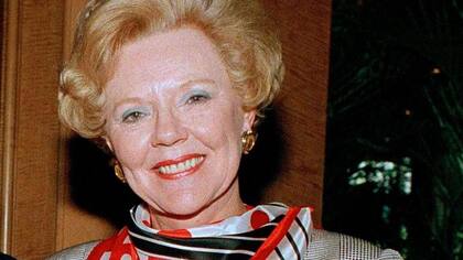 "Políticamente, estábamos en extremos opuestos del espectro", diría Joan. Ray era un republicano acérrimo; ella, independiente registrada