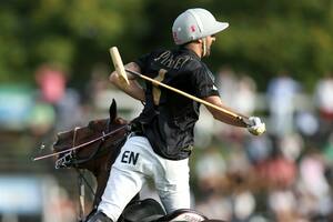 El abrazo de Polito Pieres y sus primos después de la separación en Ellerstina