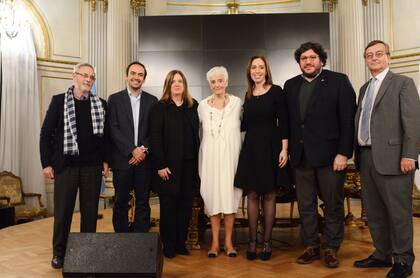 El presidente del Bloque PRO, Francisco Quintana, el secretario de Cultura de la Nación, Pablo Avelluto participaron en el acto.