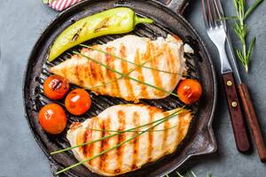 Pollo a la plancha con hierbas