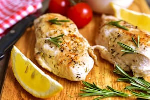 Pollo al limón con romero
