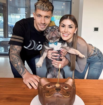Polo, el perro "influencer" de Lisandro Martínez y Muri López Benítez
