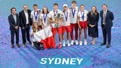 Polonia ganó por primera vez la United Cup al derrotar en la final a Suiza por 2-1