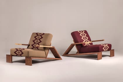 Poltronas J.M. Frank, presentadas en la muestra Territorio híbrido. Respaldo y asiento en telar, lo contemporáneo se encuentra con la herencia criolla.