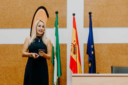 "...ponerme nuevamente en un lugar de aprendizaje, en una etapa de la vida en la que muchos optan por aferrarse a lo conocido. Sentí la necesidad de volver a empezar, de abrir una nueva etapa con curiosidad y valentía”.