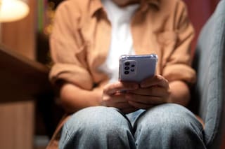 ¿Te cuesta ver un video completo y tenés urgencia de revisar tu celular?