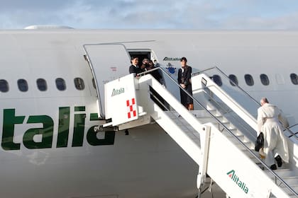 El papa Francisco partió de Roma rumbo a Panamá, donde lo esperan unos 200.000 jóvenes católicos de 155 países para una nueva edición de la Jornada Mundial de la Juventud (JMJ)