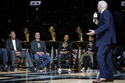 Popovich le habla al inolvidable Big Three de los Spurs