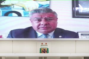 Tapia larga duración: por aclamación virtual, será presidente de AFA hasta 2025