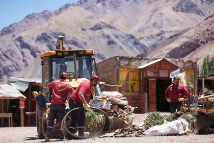 Por ahora, diferentes dependencias oficiales comenzaron con las tareas de limpieza para convertir el sitio en un parque temático.