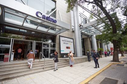 Por ahora, sólo funcionan el 30% de las tragamonedas, en las 11 salas de la provincia. Los juegos "vivos y tradicionales" están suspendidos. El ingreso promedio permitido es de hasta 100 personas.