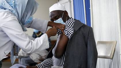 Por ahora una escasa parte de la población de África ha recibido la vacuna contra el coronavirus