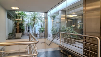 Por dentro, el sanatorio es moderno y tiene mucha luz natural