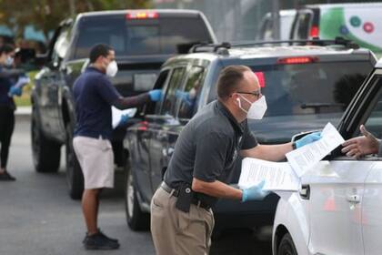 Por el colapso del sistema, Florida terminó aceptando aplicaciones impresas para subsidios por desempleo