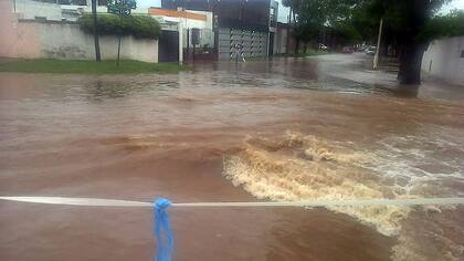 Por el fuerte temporal varias zonas de la provincia de Buenos Aires se encuentran inundadas; en Pergamino ya hay varios evacuados