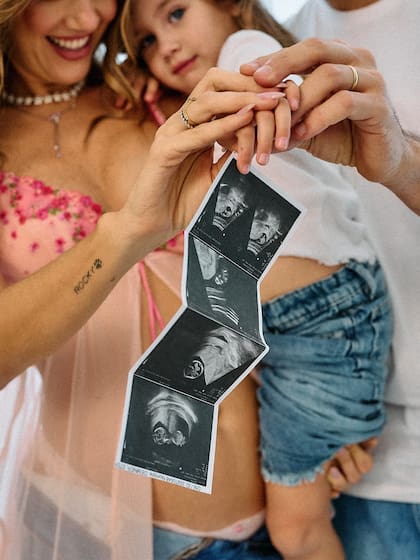 Por el momento, los enamorados habrían decidido mantener en reserva el sexo del bebé