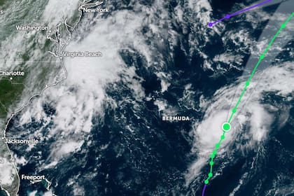 Por el momento, los vientos sostenidos de la tormenta alcanzan los 40 mph (65 km/h) con ráfagas más altas