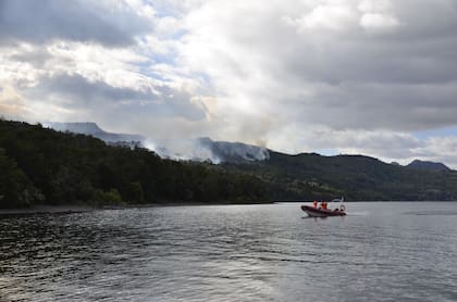 Por el nuevo incendio en el Parque Nacional Los Alerces, el gobernador apuntó a la RAM