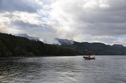 Por el nuevo incendio en el Parque Nacional Los Alerces, el gobernador apuntó a la RAM