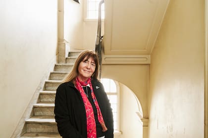 Por "El país del diablo", Suez ganó el Premio Sor Juana Inés de la Cruz y el Rómulo Gallegos