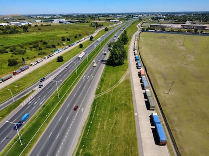 Por el trigo en noviembre fue récord el ingreso de camiones a las terminales portuarias