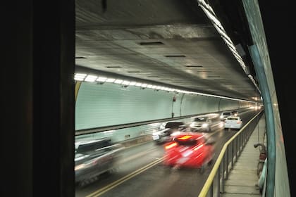 Por el túnel Uranga-Begnis cruzan más de 12 mil vehículos por día.