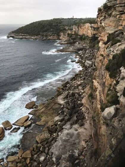 Por este acantilado cayó Scott el 8 de diciembre de 1988