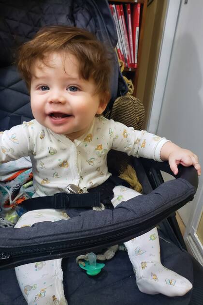 Por estos días, Emilio está aprendiendo sus primeras palabras en chino. "Viene una profesora tres veces por semana. Le habla y le juega mientras le enseña de a poco el idioma", cuenta entusiasmado su padre.