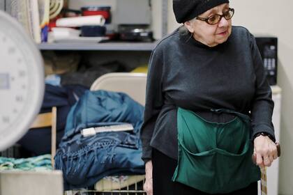 Por falta de ahorros, algunas personas se mantienen activas hasta después de llegar a la edad de jubilación