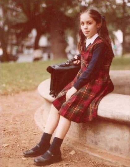 Por fuera del colegio, Vidal hacía clases de inglés y de guitarra.