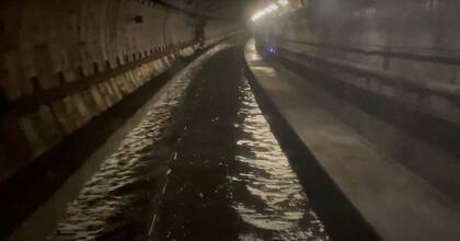 Por la inundación en un túnel en Londres, está interrumpido el servicio del Eurostar