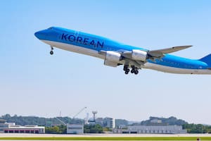 Por la suba del petróleo, dos aerolíneas aumentan los precios de los vuelos