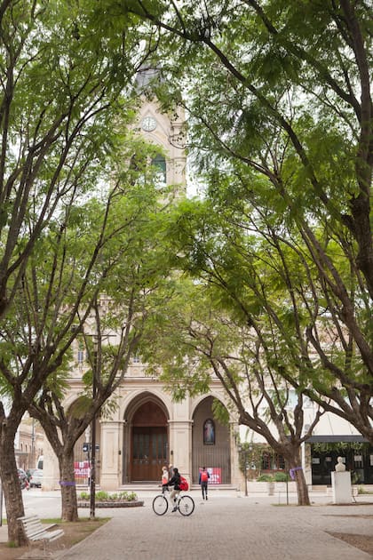 Por la tarde, la plaza Mitre reúne a los baraderenses.