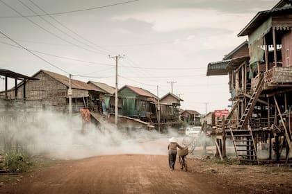 Por las calles de la villa Kompong Khleang.