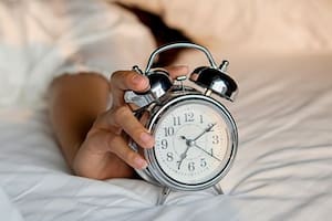 ¿Por qué dormir menos de 5 horas atenta en contra de tu salud y cuánto deberíamos descansar?
