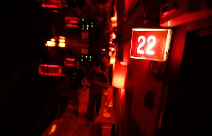 Por los pasillos de La cigarra