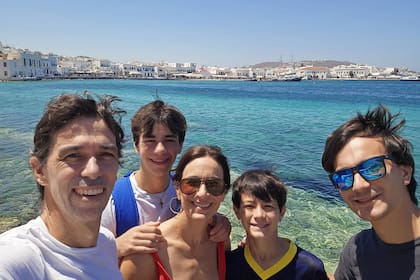 “Por más buen inglés que tengas seguimos siendo latinos"