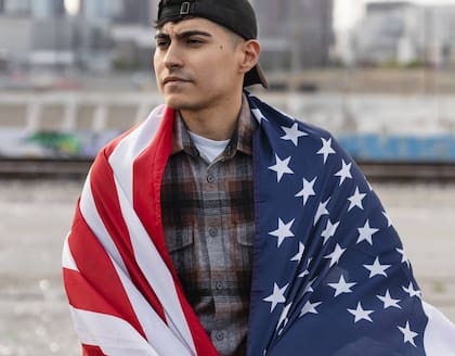 Por medio de la Cancelación de Remoción, aquellos inmigrantes que vivieron en EE.UU. por al menos diez años pueden solicitar la suspensión de una orden de deportación