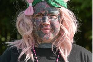 Tiene 7 hijos y reveló que sufre discriminación por tener el rostro lleno de tatuajes: “No me dan trabajo”