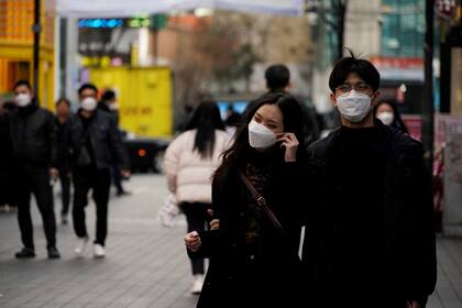 La "crisis de las mascarillas" se desató en Corea del Sur y el gobierno debió intervenir en la producción y distribución de los barbijos